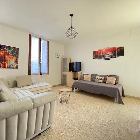 Evasion Ensoleillee Avec Jacuzzi A Cazedarnes