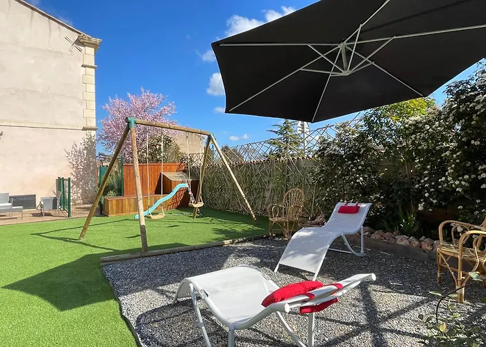 Evasion Ensoleillee Avec Jacuzzi A Cazedarnes