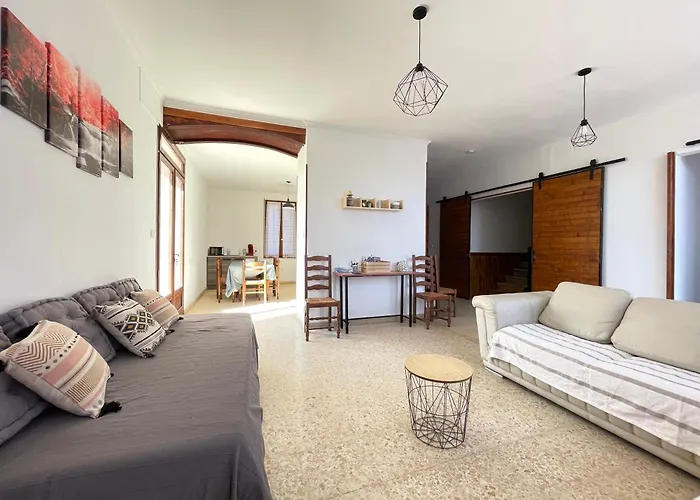 Evasion Ensoleillee Avec Jacuzzi A Cazedarnes