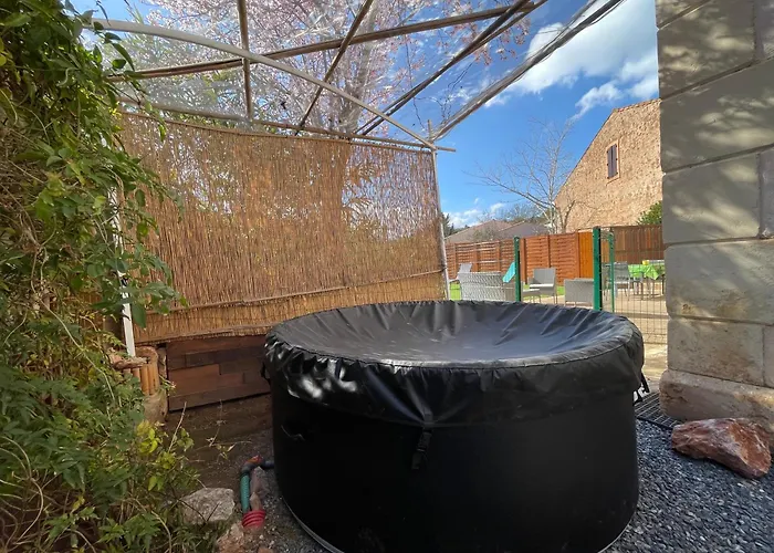 Evasion Ensoleillee Avec Jacuzzi A * Cazedarnes